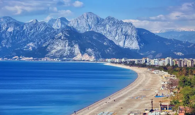 Na Turquia há diversas praias e marinas no Egeu e Mediterrâneo que possuem Bandeira Azul